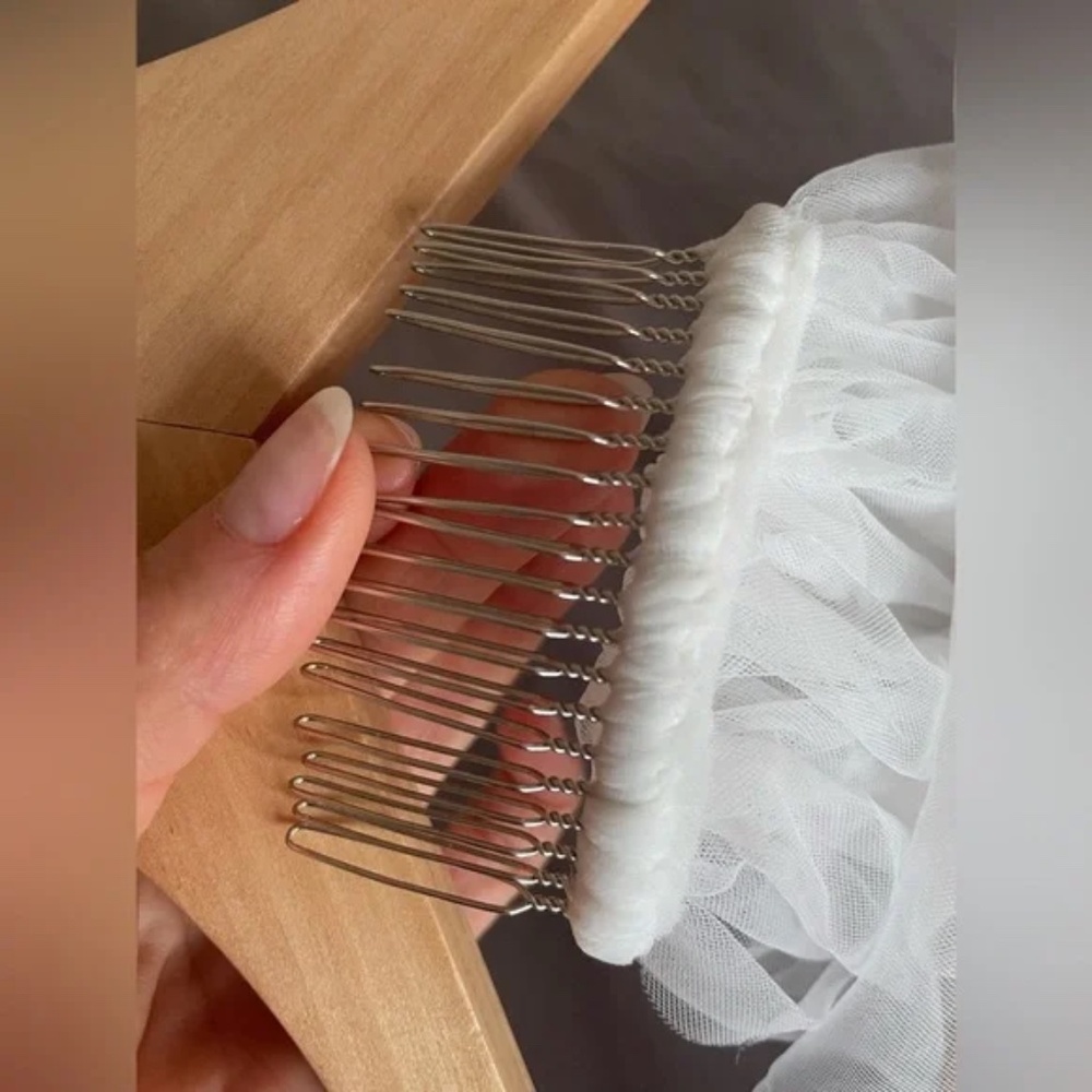 Designer Ivory Cathedral Wedding Veil - Picture 6 of 7